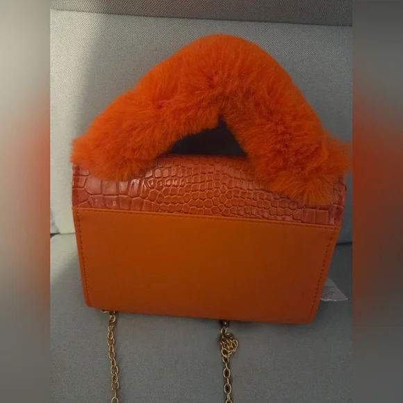 Chic Orange Croc-Embossed Crossbody Bag with Gold Chain - Picture 4 of 6